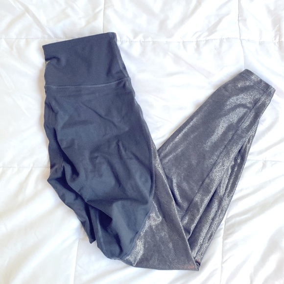 Old Navy Pants - Athletic leggings (2 pairs) size medium.